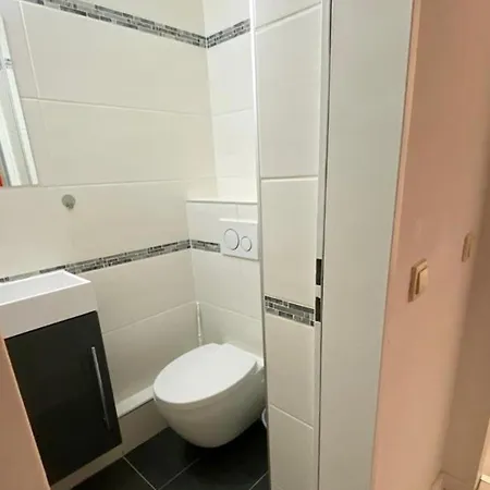 Spacious With Balcony In Daire