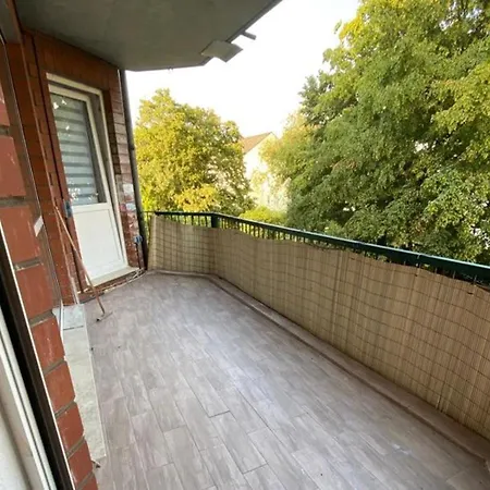 Spacious With Balcony In Duisburg